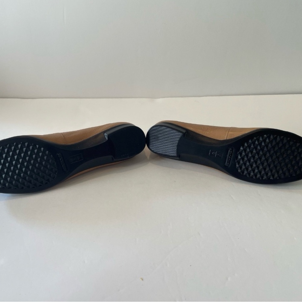 Flats - Picture 3 of 5